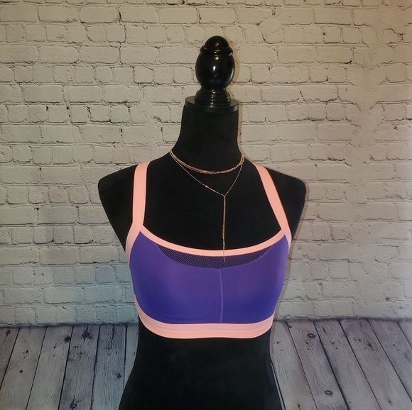 Natori Other - 🍭 Sports Bra size 32 B